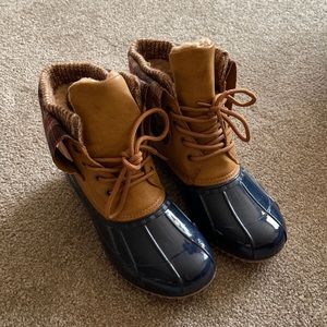 Wyna Flat Duck Boot